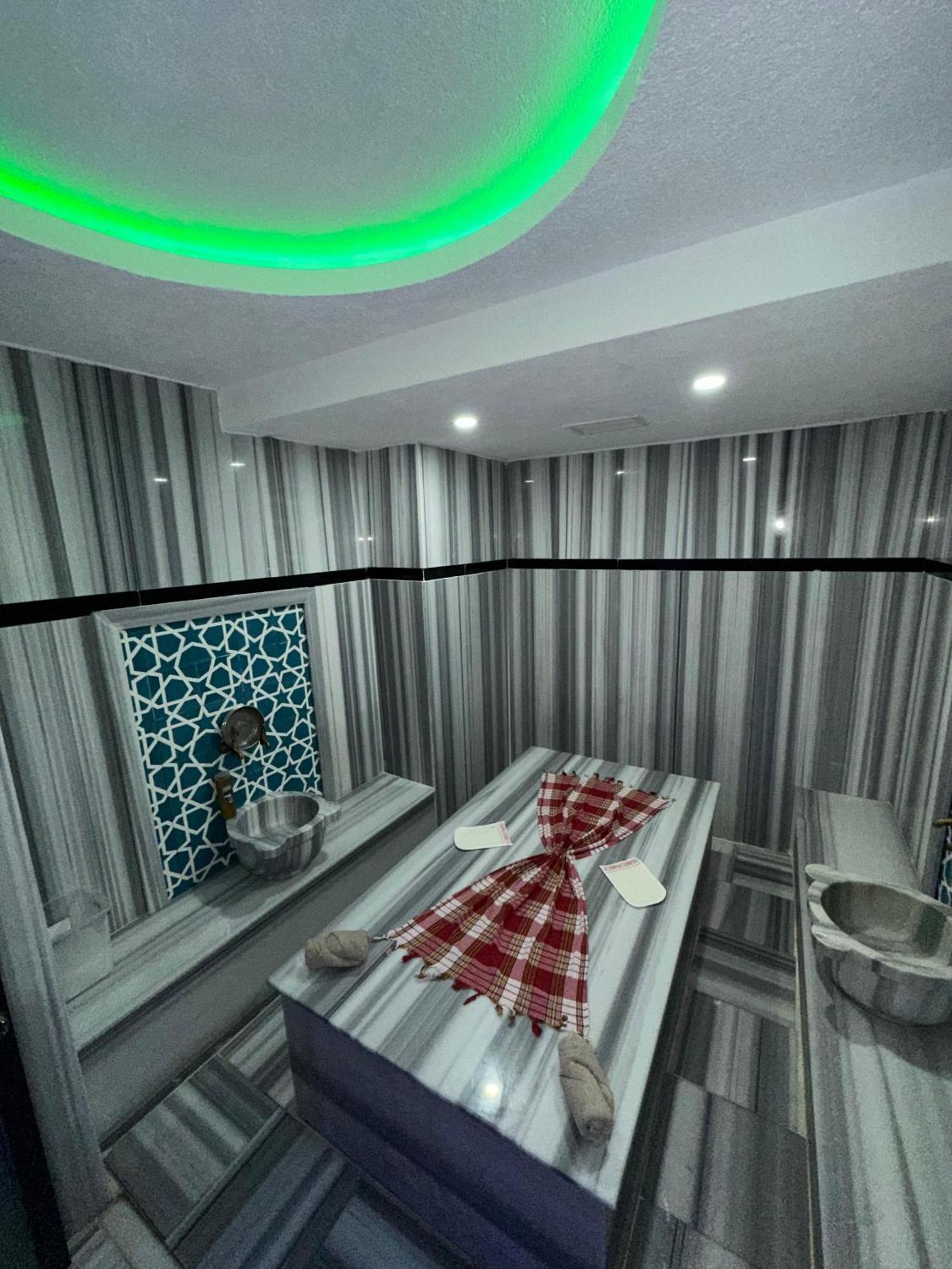Grand Oezer Hotel Istambul Exterior foto