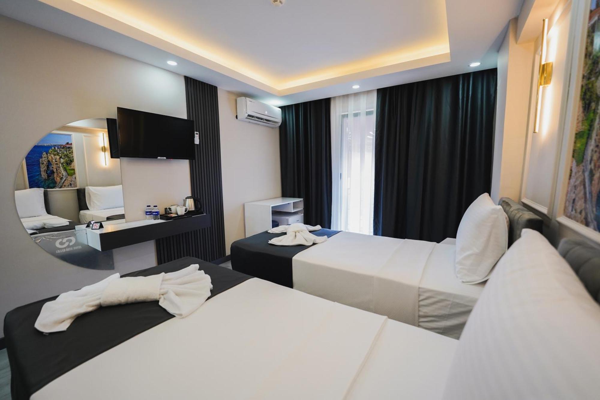 Grand Oezer Hotel Istambul Exterior foto